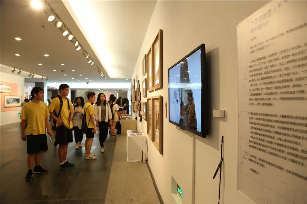 版画系展览现场 (3).jpg